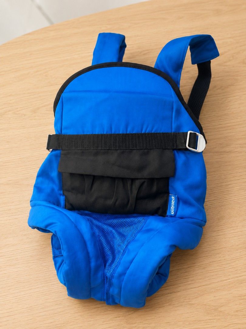 Bebeta 3 Way Baby Carrier Blue (Category: Carriers & Slings) located in Pasay City. Submitted by vnadales (Listing ID 1441579458, Image 1). Description: - Bebeta 3 Way Baby Carrier - Safe and comfortable for baby and parent - Ideal for babies weighing 8-20 lbs - Comfortable for extended wear - Adjustable to grow with your baby - One size fits all - Easy care: Machine washable (cold water, mild detergent), hang to dry 📍Location: Pasay City COD LA
