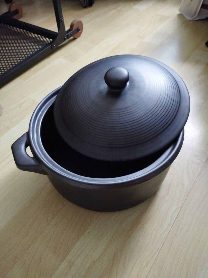 Black Ceramic Pot with Matching Lid470974794752993281