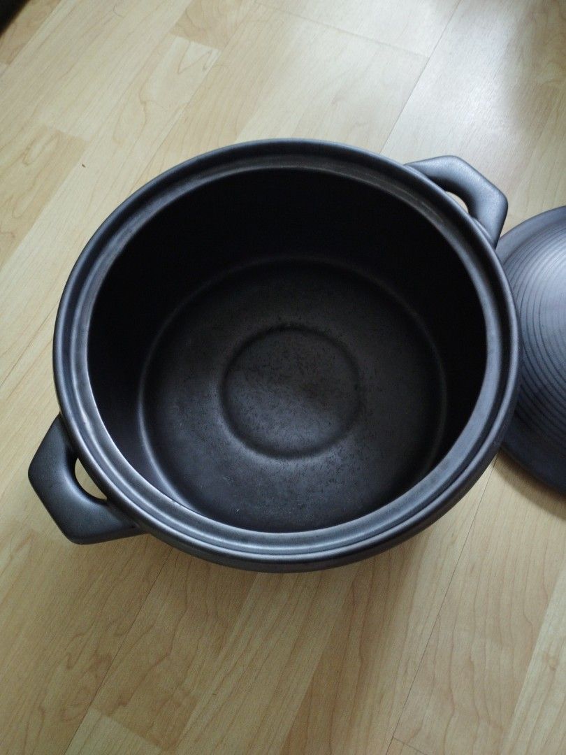 Black Ceramic Pot with Matching Lid470974794752993284