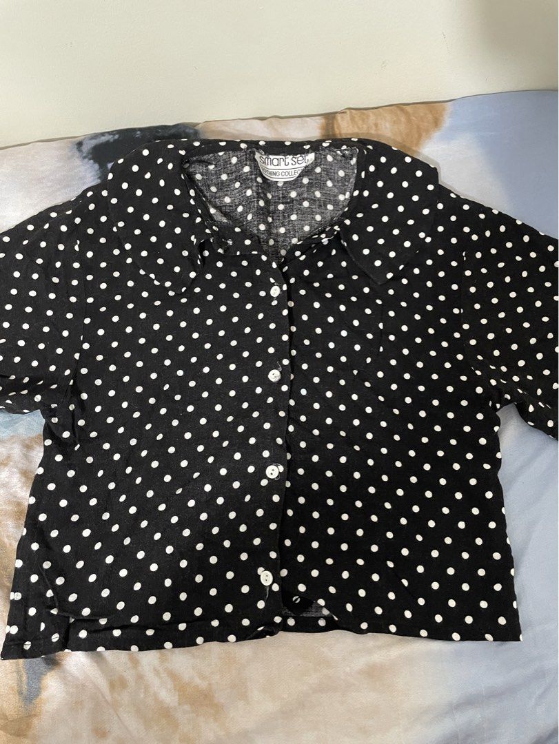Black Polka Dots Polo Crop Top (Category: Blouses) located in Quezon City. Submitted by leocurations (Listing ID 1441387695, Image 1). Description: .