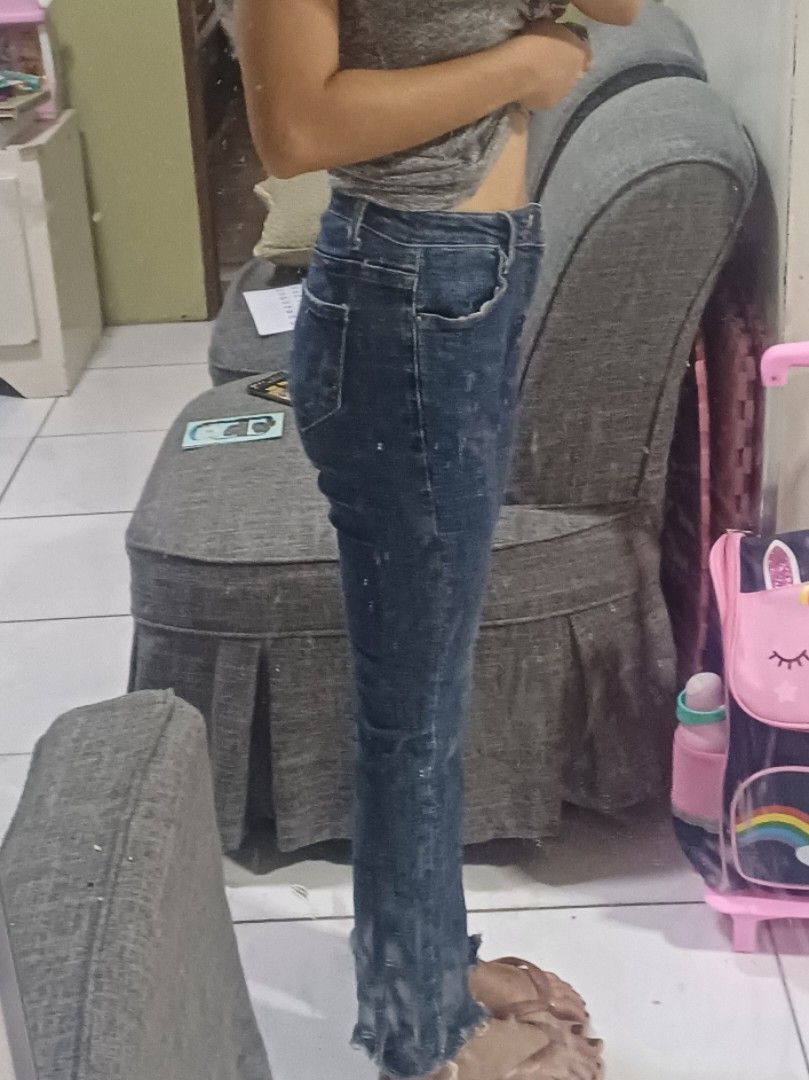 Blue Denim Jeans with Frayed Hem (Category: Jeans) located in Cavite. Submitted by breadandbutter00 (Listing ID 1441441372, Image 3). Description: - Trendy flared leg blue denim jeans - 25-26 waist - 150 only --seabank/gcash -lalamove, jnt, and angkas or joyride package -Dasma, Cavite .