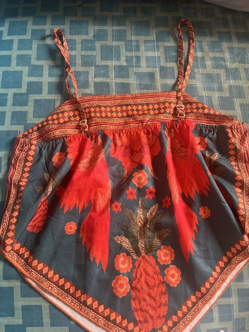 Boho Tropical Print Halter Neck Crop Top (Category: Others Tops) located in Makati City. Submitted by mightyrabbit.bd085e (Listing ID 1441407681, Image 2). Description: - Funky halter neck crop top - Vibrant tropical bird and pineapple print - Adjustable straps for a perfect fit - fits small to medium.