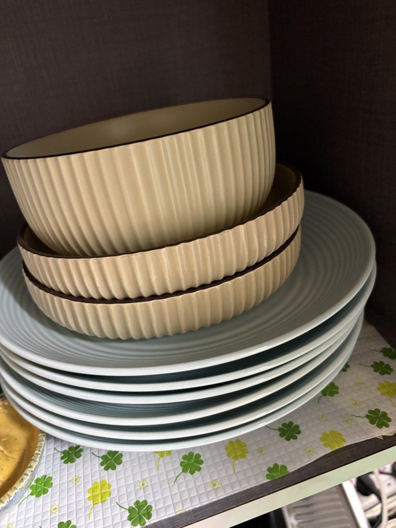 Branded dish ware for free471567199351623680