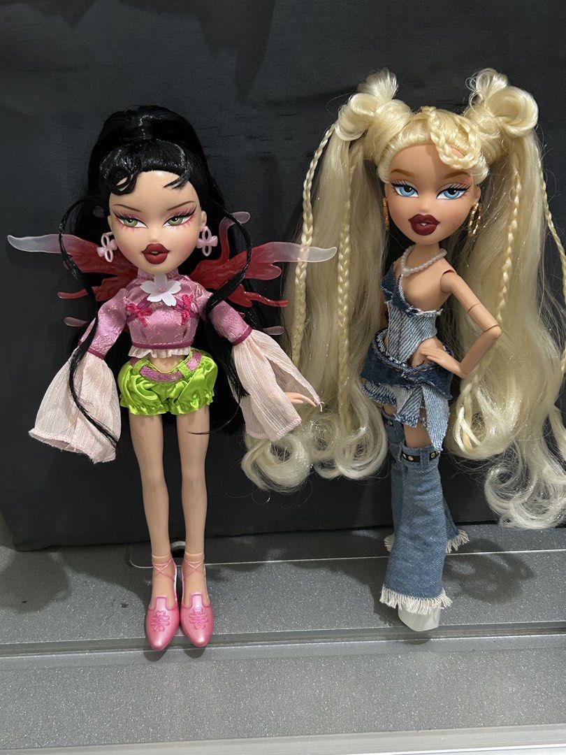 BRATZ PIXIEZ JADE AND ALWAYZ BRATZ CLOE (Category: Kids Toys) located in Mariveles. Submitted by baronsalla11384 (Listing ID 1441551802, Image 2). Description: BRATZ PIXIEZ JADE 1.8k -no accessories -with box ALWAYZ BRATZ CLOE 1.5( negotiable) -complete outfit -no accessories -with box.