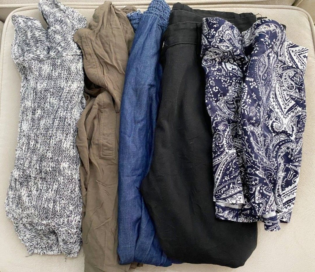 Bundle of Clothes - 5 for 250 pesos (Category: Others Tops) located in Manila. Submitted by otwentyseven (Listing ID 1441476286, Image 2). Description: Bundle of clothes - 5 for 250 pesos Grey knit sweater Olive green top Denim off-shoulder top Black pants Patterned shorts. Great mix of casual and dressy pieces. Selling as a lot. Lightly used Good condition.