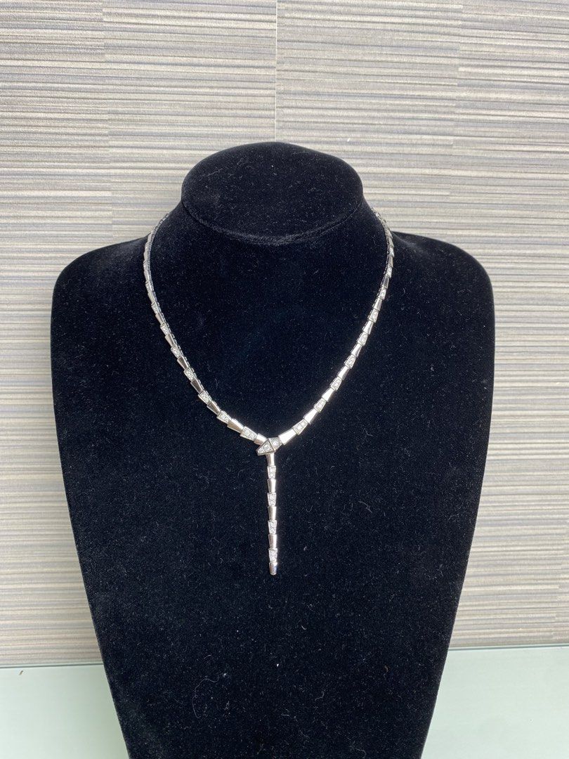 Bvlgari SerpentinNecklace (Category: Necklaces) located in Iloilo. Submitted by eliseohana (Listing ID 1441450034, Image 1). Description: .