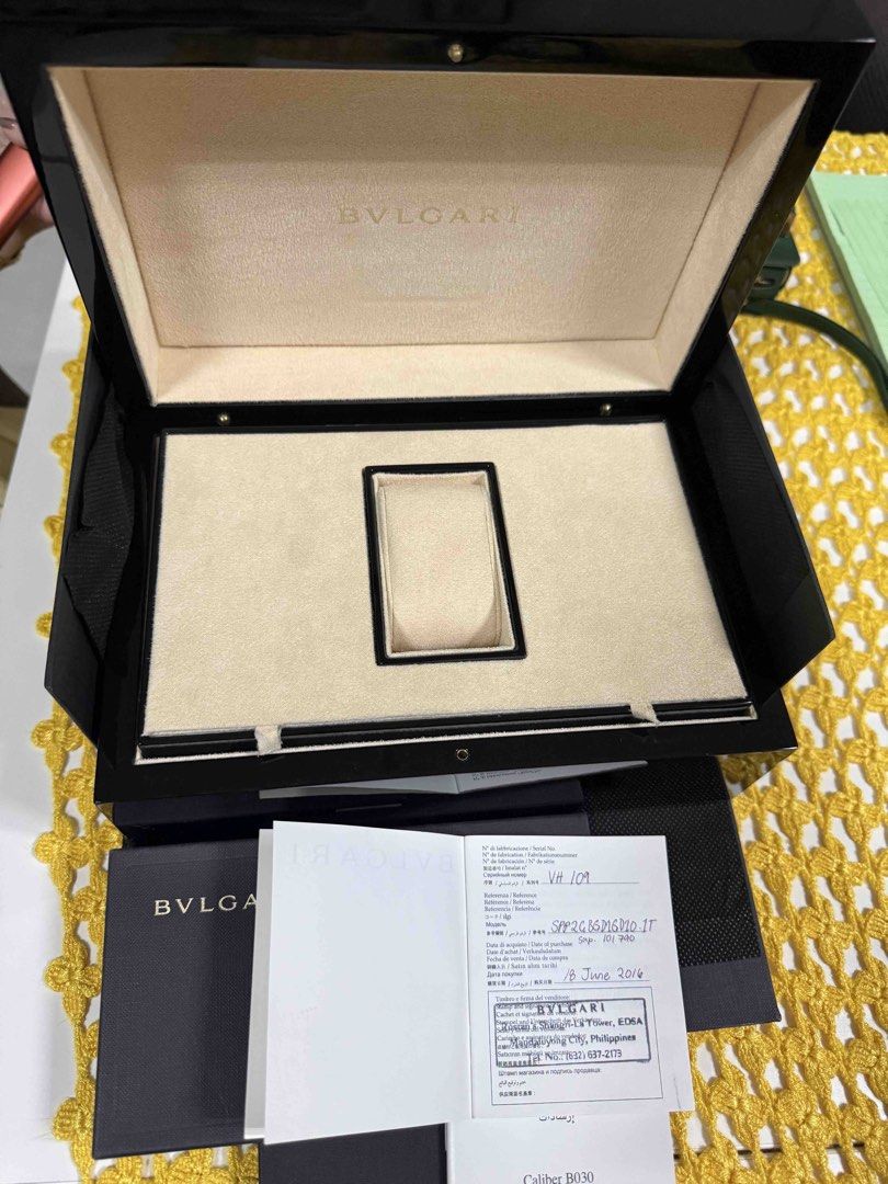 Bvlgari Serpenti Scaglie (Authentic) (Category: Luxury Watches) located in Makati City. Submitted by chic_vogue (Listing ID 1441509290, Image 2). Description: Authentic Bvlgari Serpenti Scaglie in gold 18k Current selling price: 4,449,000 Negotiable..
