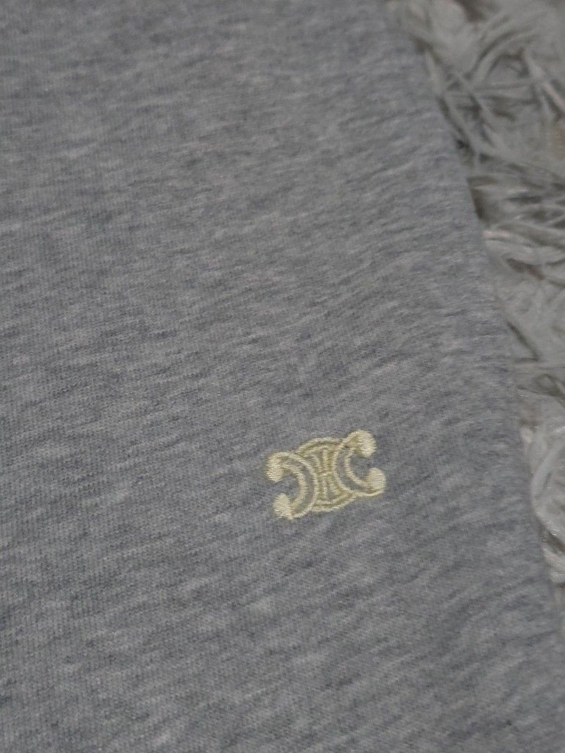 Celine Grey Sweat Shorts with Logo (Category: Shorts) located in Abulug. Submitted by humanwhosellthings (Listing ID 1441486194, Image 3). Description: C E L I N È ✅️Size: 24-34W x 16L ✅Condition: Excellent ✅Issue: none ✅Color Rate: 9.8/10.