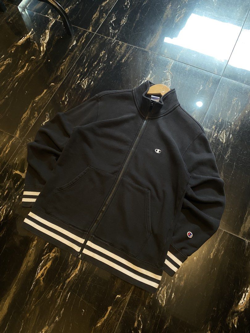 Champion Black Zipper Jacket (Category: Coats, Jackets and Outerwear) located in Abucay. Submitted by ukaystream (Listing ID 1441469533, Image 1). Description: NEGOTIABLE‼️ Size: M - L Width: 21 Length: 26.5 Issue (s): None Condition: 10/10 Complete Tags Direct Personal Message for Offers Just Swipe for Other Details Washed and Ready to Wear We Can Ship Nation Wide‼️.