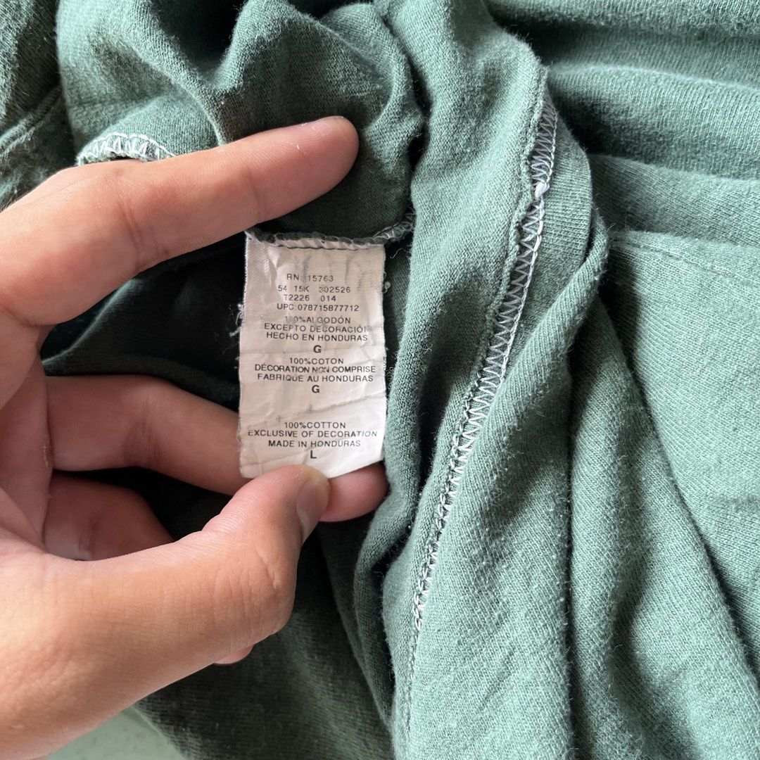 Champion Classic Shirt (Category: Tshirts & Polo Shirts ) located in Batangas. Submitted by _thriftxplug (Listing ID 1441380524, Image 3). Description: Champion Classic Shirt Size: Large Width 22 x 28 Length No issue Good condition Grab: ₱199.