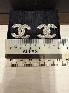 (Category: ) located in . Submitted by luxparis.bag (Listing ID 1441383975, Image 1). Description: .