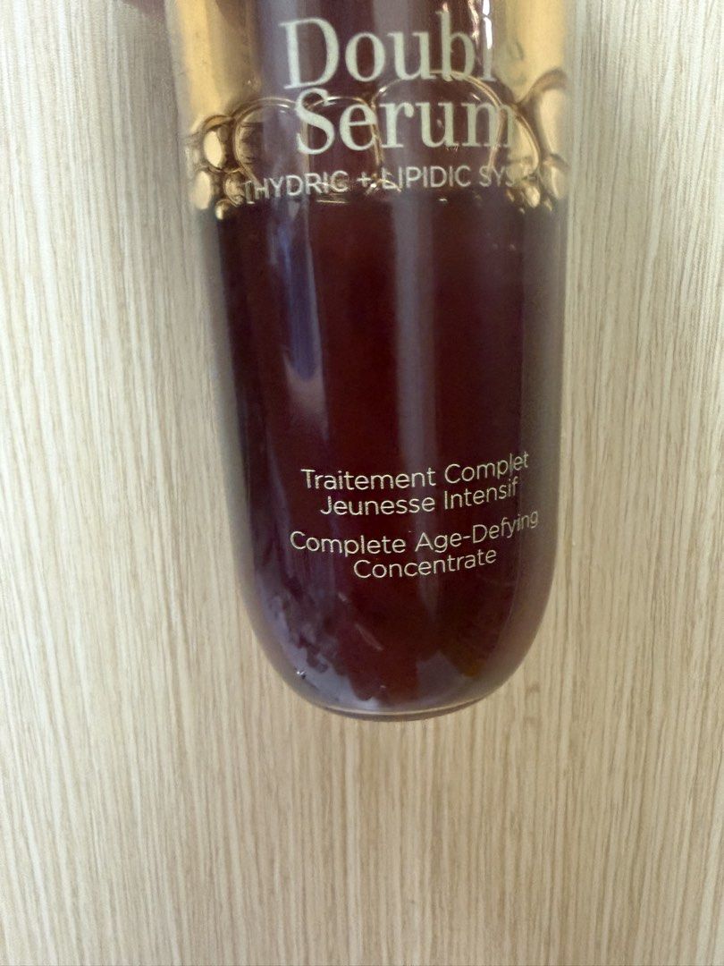Clarins double serum (Category: Face Care) located in Singapore. Submitted by minomino (Listing ID 1441533304, Image 1). Description: This bot 100ml Left 50ml Can mail. .