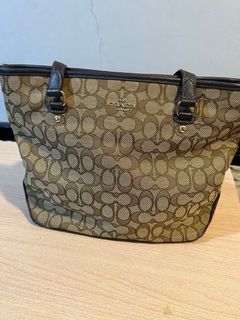 (Category: ) located in . Submitted by preloved_by_ea (Listing ID 1441405989, Image 1). Description: .