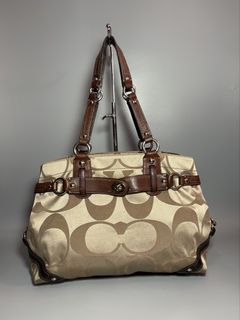 (Category: ) located in . Submitted by cocorua.bags (Listing ID 1441466030, Image 1). Description: .