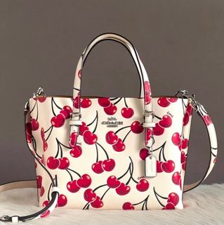 (Category: ) located in . Submitted by trend_boutique (Listing ID 1441409308, Image 1). Description: .