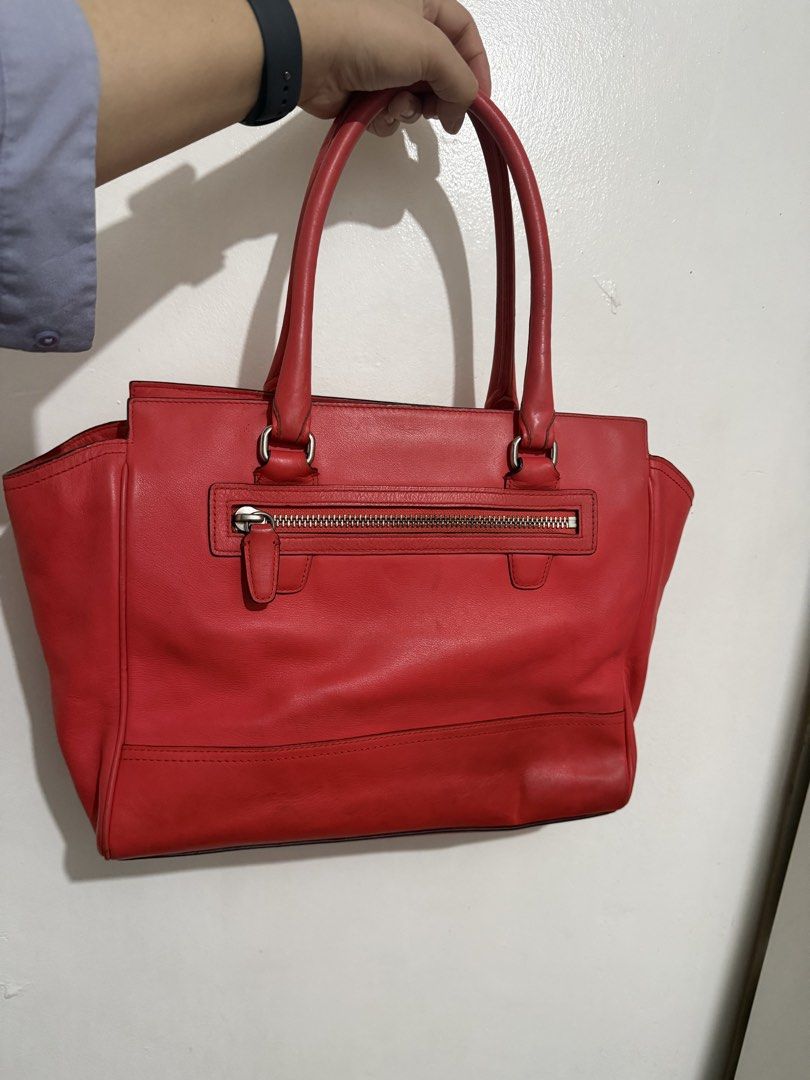 COACH Legacy Candace Caryall (Category: Luxury Bags & Wallets) located in Manila. Submitted by zfinds- (Listing ID 1441502727, Image 2). Description: authentic coach sourced from japan need cleaning with stains minimal scuffing on the handle .