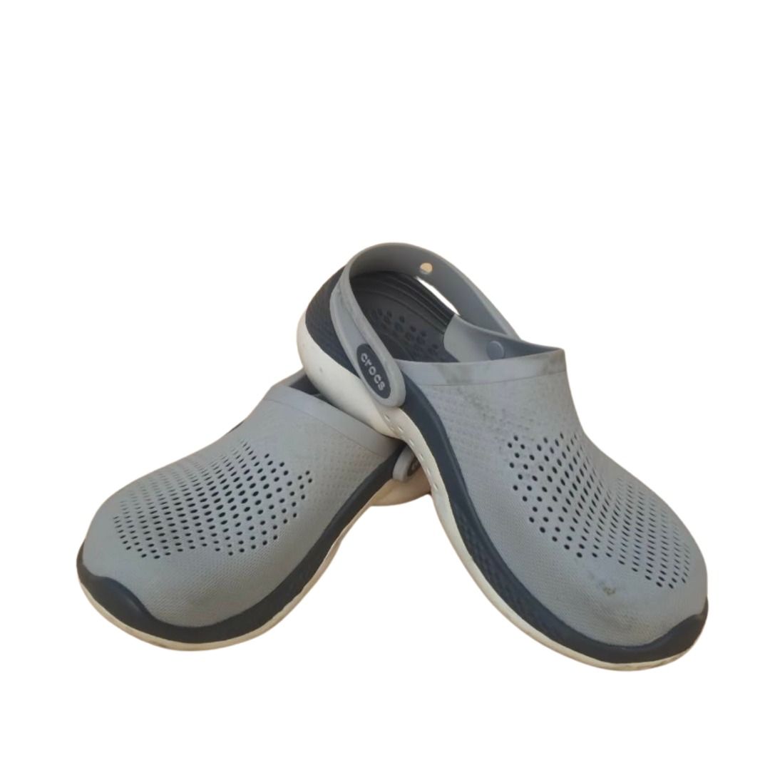 Crocs LiteRide Clog Grey Men's Shoes (Category: Slippers & Slides) located in San Juan City. Submitted by karlajoanne (Listing ID 1441461397, Image 1). Description: - Grey Crocs LiteRide clogs - Perforated for breathability - Features comfortable LiteRide footbed - Easy slip-on design with heel strap - Ideal for casual wear and activities SIZE US M5 W7 ORIGINAL - bought in Crocs Outlet Store in the US.