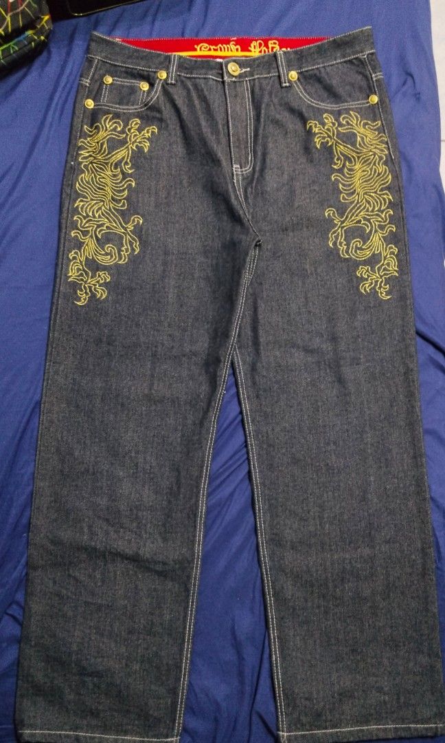 Crownholder baggy pants (Category: Jeans) located in Antipolo. Submitted by fecal2334 (Listing ID 1441573827, Image 2). Description: negotiable Size 40 crown holder 45L Thigh 14.5 Hem 11 Leg op 9.5 Issue 1 small Heelbite RFS buying rdr2 ps4 cd.