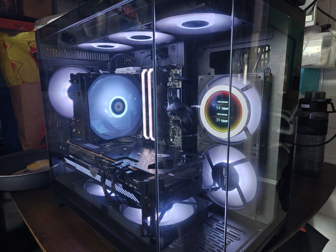 Custom gaming desktop471146316914370561