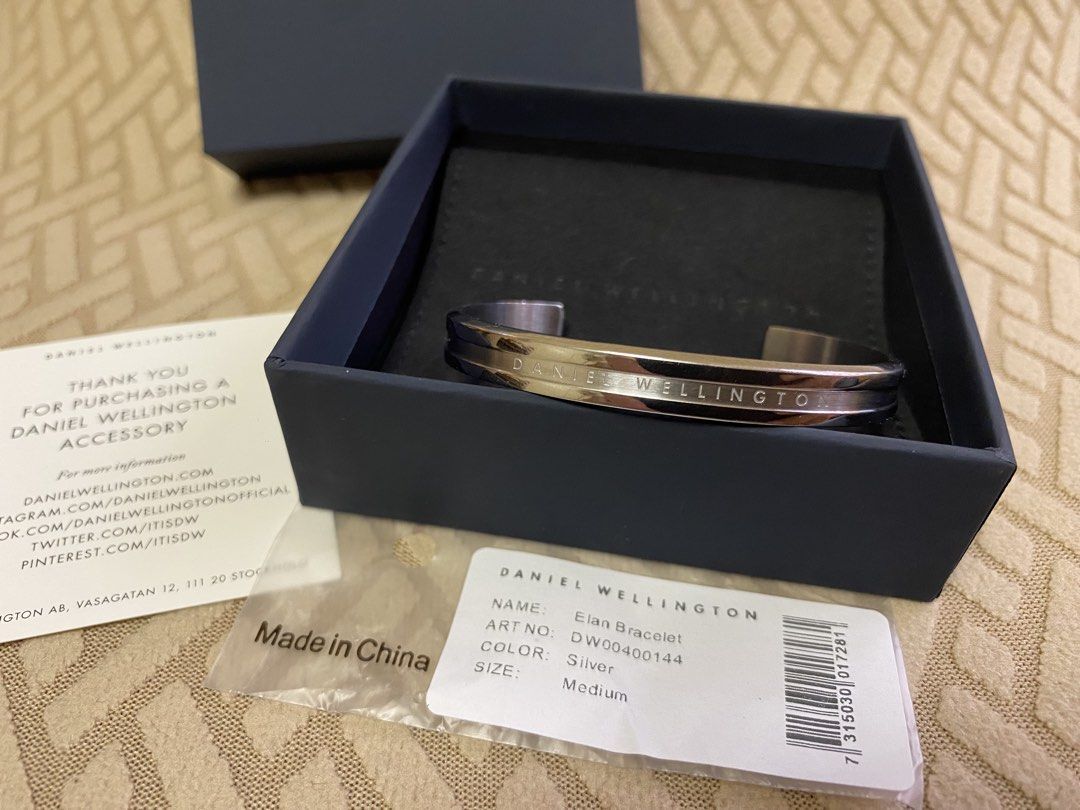 Daniel Wellington Elan bracelet (bangle) (Category: Bracelets) located in Paranaque City. Submitted by waldynazz (Listing ID 1441447477, Image 2). Description: For sale! Brand new! Daniel Wellington Banglei Elan bracelet Brand new & no issue 2,799 only Pickup at my place Parañaque area Pm for fast transaction.