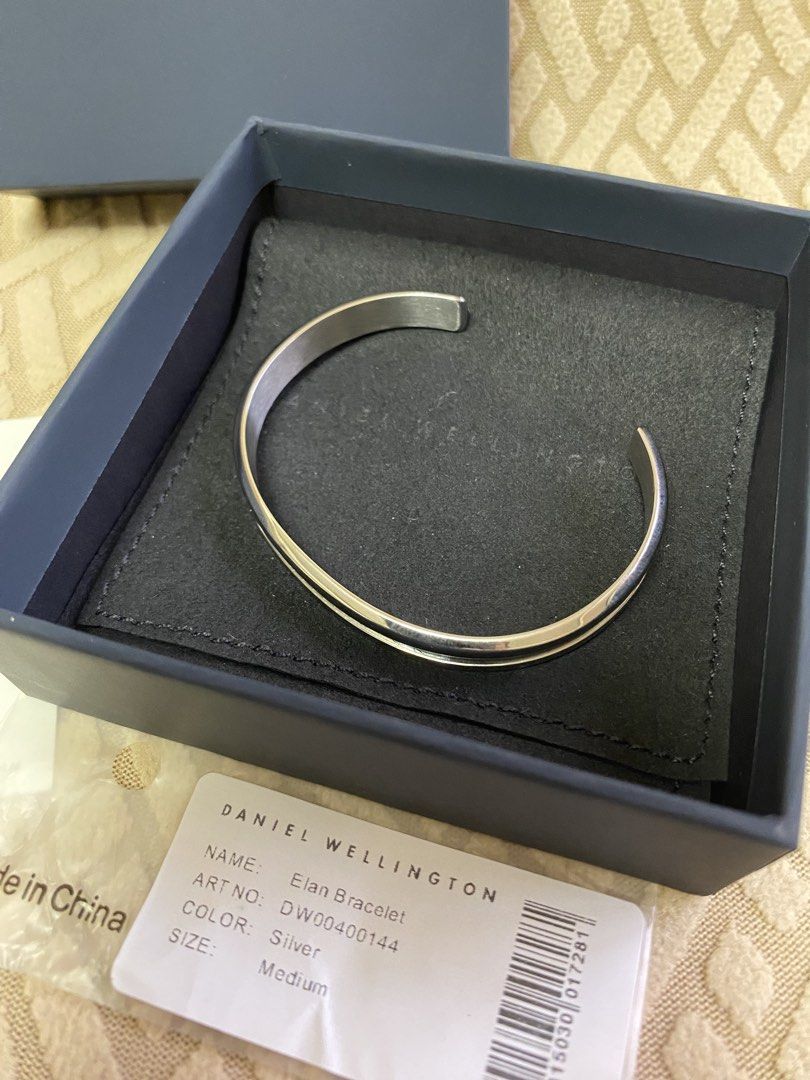 Daniel Wellington Elan bracelet (bangle) (Category: Bracelets) located in Paranaque City. Submitted by waldynazz (Listing ID 1441447477, Image 3). Description: For sale! Brand new! Daniel Wellington Banglei Elan bracelet Brand new & no issue 2,799 only Pickup at my place Parañaque area Pm for fast transaction.