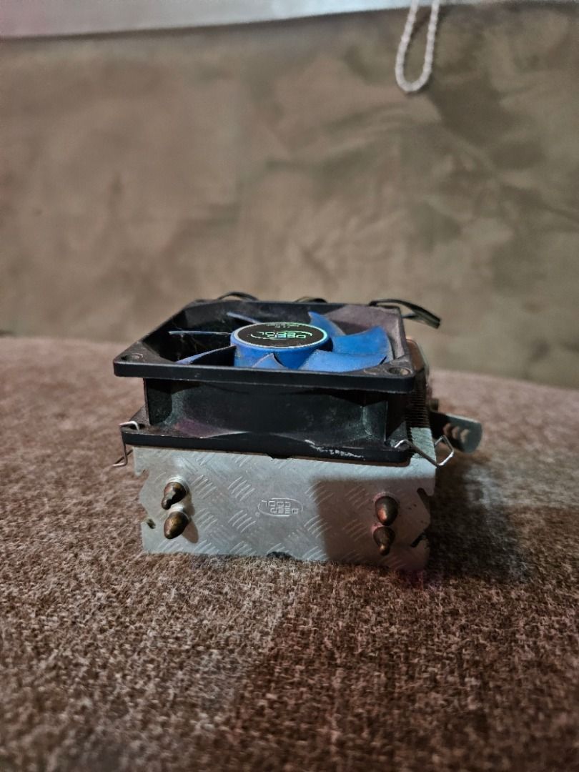 Deepcool cpu cooler used (Category: Computer Parts) located in Caloocan City. Submitted by yatsbatoyskie (Listing ID 1441573131, Image 2). Description: meetup or via lalamove caloocann sm grand monumento what you see is what you get.