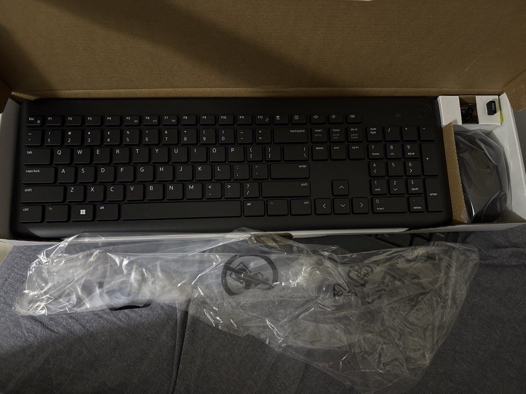 Dell KM3322W Essential Wireless Keyboard and Mouse Combo471273928047339521