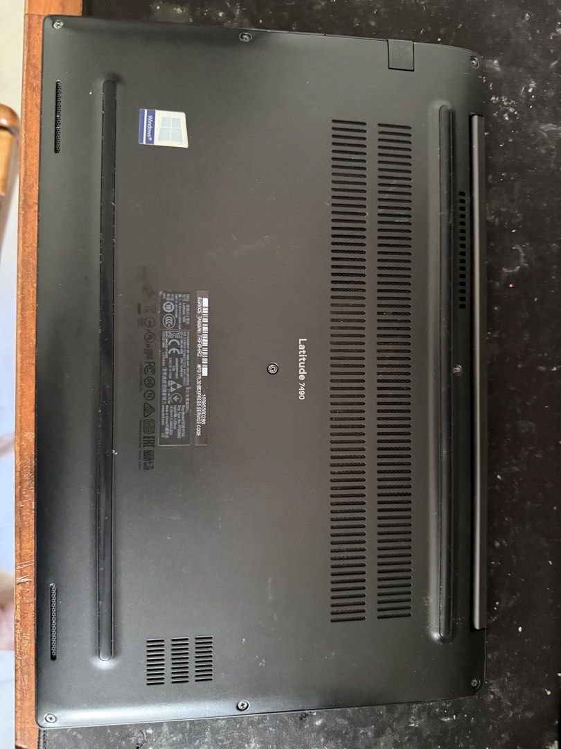 Dell latitude 7490471043689457930242