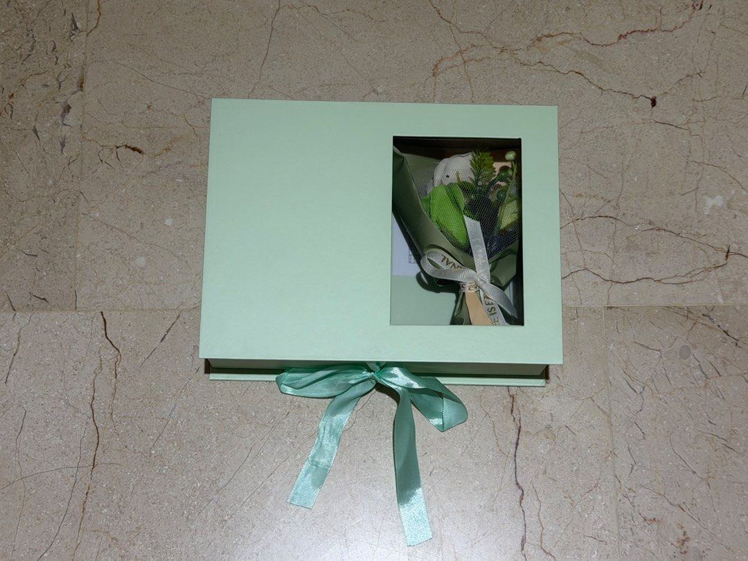 Diffuser Gift Set (Category: Fragrance & Deodorants) located in Singapore. Submitted by withered.x (Listing ID 1441537964, Image 1). Description: Diffuser Gift Set. Includes 120ml fragrance & small bouquet. Mint green box with ribbon. Fresh, invigorating scent. Perfect for gifts!.