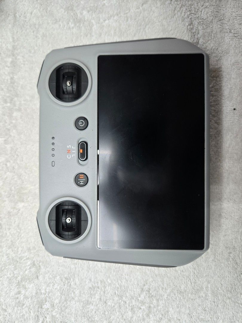 DJI Mini 3 Pro Drone Fly More Combo Plus with Goggles (Category: Drones) located in Quezon City. Submitted by decluttering.bargain (Listing ID 1441389269, Image 2). Description: - DJI Mini 3 Pro Drone - Fly More Combo Plus package - Includes DJI Goggles 2 - Controller with built-in screen - Extra propellers included - ND filters for enhanced shooting - Everything you need to start flying.
