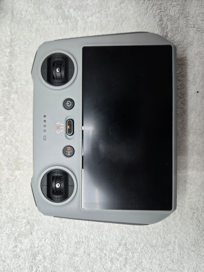 Dji mini 3 pro with fly more kit, dji goggles 2, motion controller 2 and case (Category: Drones) located in Quezon City. Submitted by decluttering.bargain (Listing ID 1441388927, Image 3). Description: - dji mini pro 3 - fly more kit - dji goggles 2 - dji motion controller 2 - lwnaw shades - transport case.