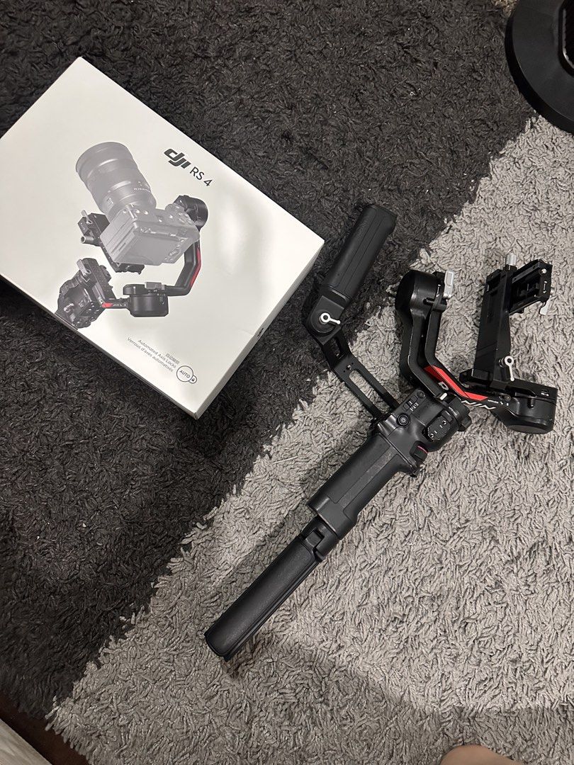 DJI Rs4 Standard (w/ handle) (Category: Gimbals & Stabilizers ) located in Makati City. Submitted by ercelavanzado (Listing ID 1441529279, Image 1). Description: - All issues are in the photos - no issues in performance - good battery life - comes with DJI ronin handle - still includes all of the cables and accessories - comes with a box - Negotiable RFS: upgrade.