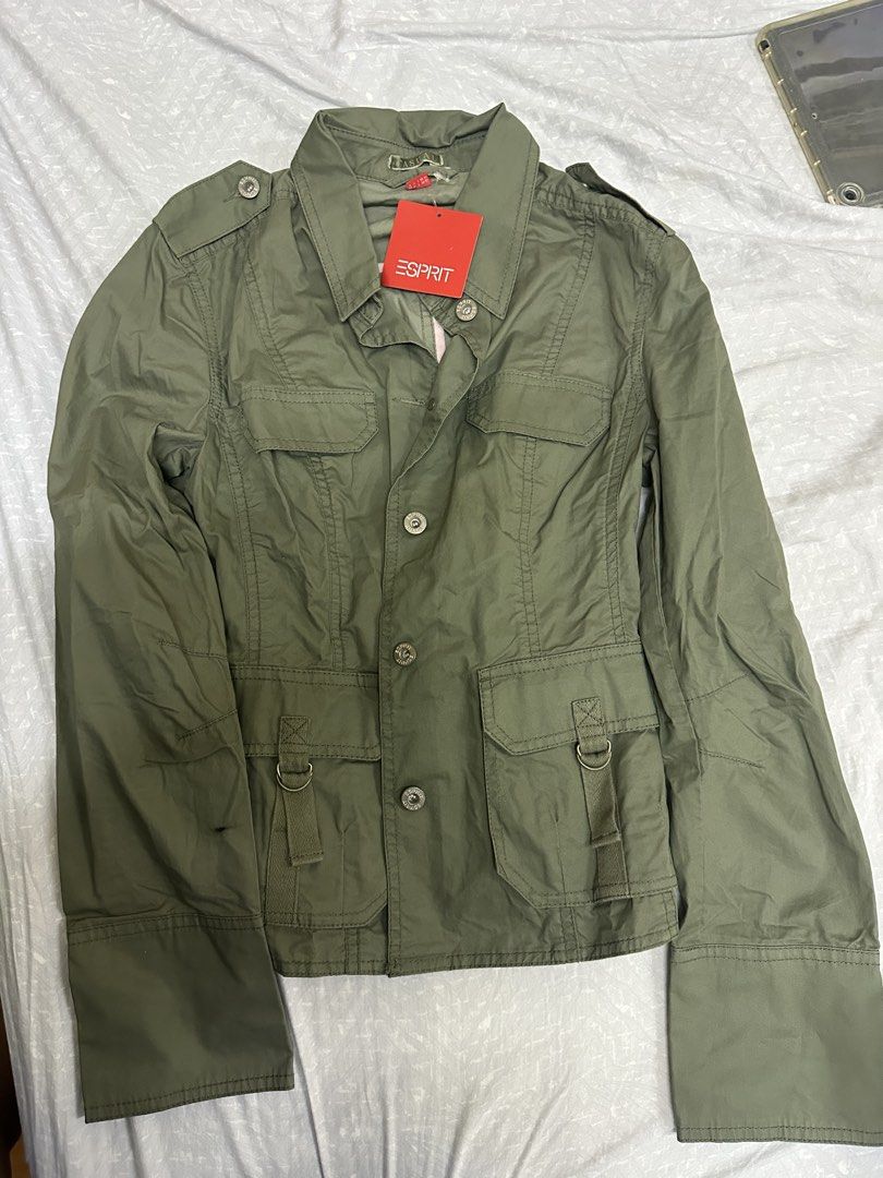 Esprit Vintage Long Sleeve M (Category: Coats, Jackets and Outerwear) located in Manila. Submitted by declutteringlot (Listing ID 1441539824, Image 2). Description: .