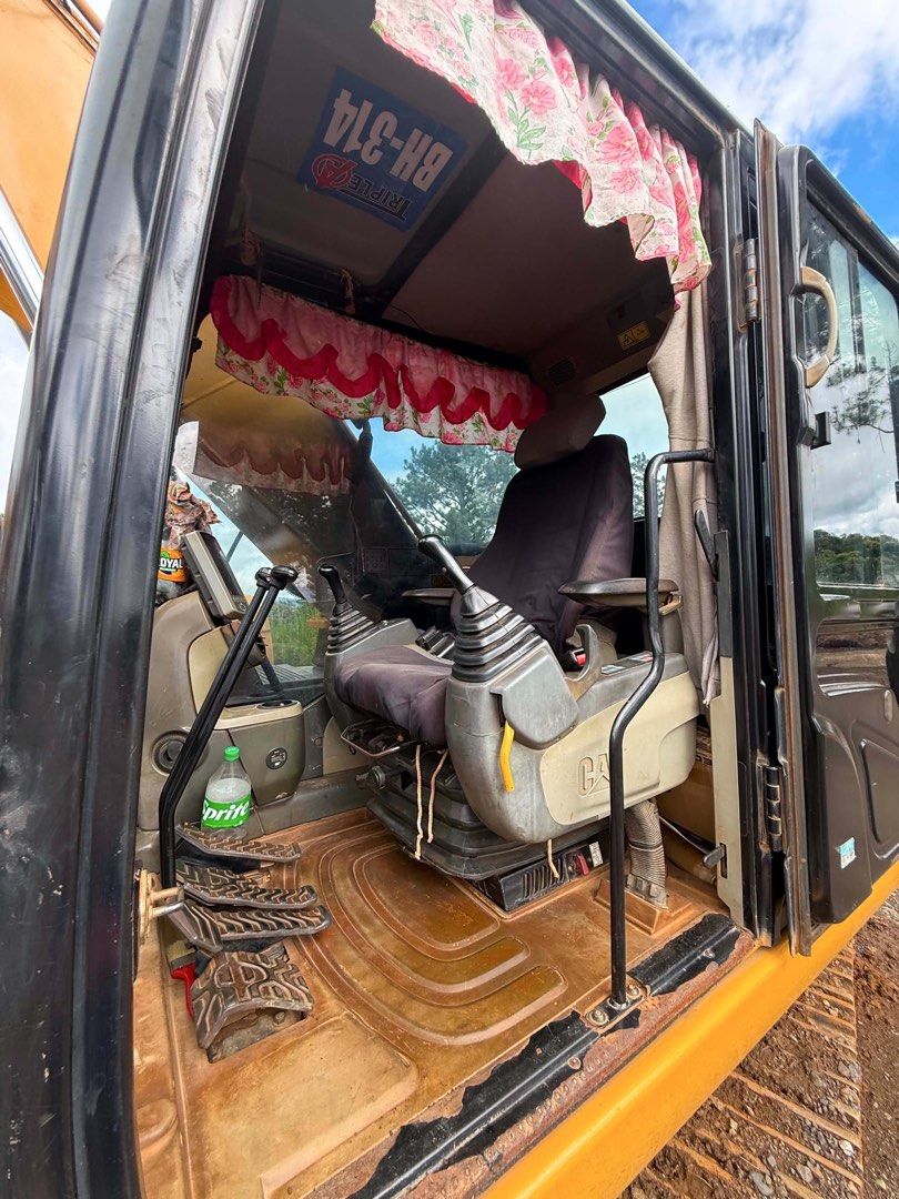 Excavator 320D2 Caterpillar (Category: Construction Tools & Equipment) located in Manila. Submitted by g.tacandong (Listing ID 1441382742, Image 3). Description: Unit is in good condition! Slightly used and never been through severe problems. Price negotiable. .