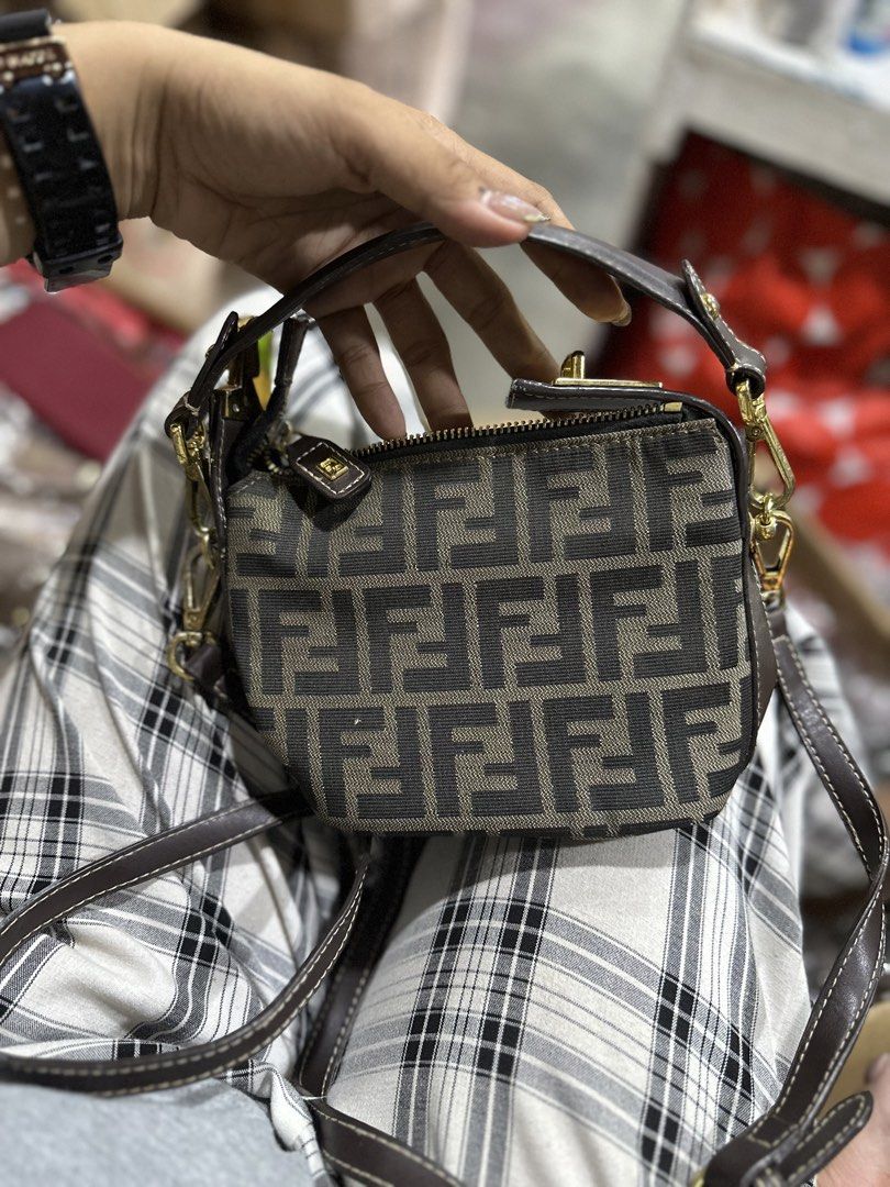 FENDI SLING BAG (Category: Luxury Bags & Wallets) located in Davao. Submitted by ukaysbestdavao_teffany (Listing ID 1441445138, Image 1). Description: .