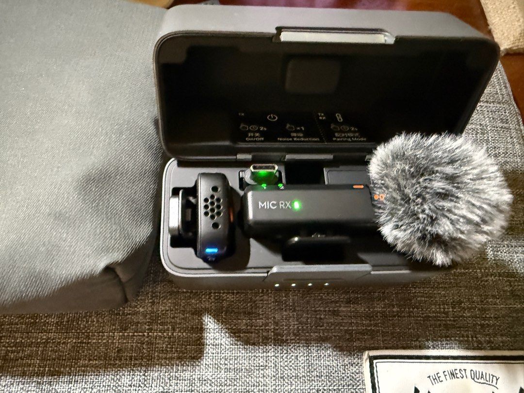 dji mic excellent condition (Category: Microphones) located in Cavite. Submitted by jd0217 (Listing ID 1441389461, Image 1). Description: dji mic with complete accessories pouch receipt rfs: ndi po nggmit serious buyer only☺️thanks! dm for more details .