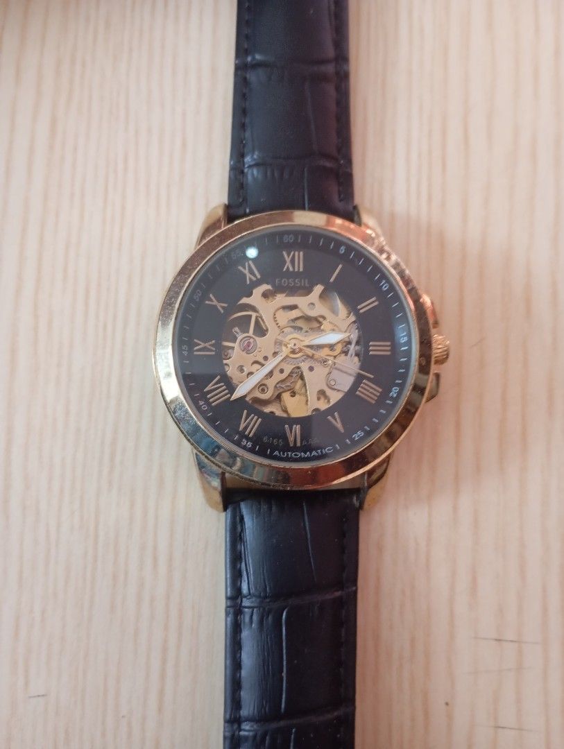 Fossil automatic (Category: Men's Watches) located in Las Pinas. Submitted by quick_deals_great_finds2 (Listing ID 1441459505, Image 2). Description: Original good working condition.