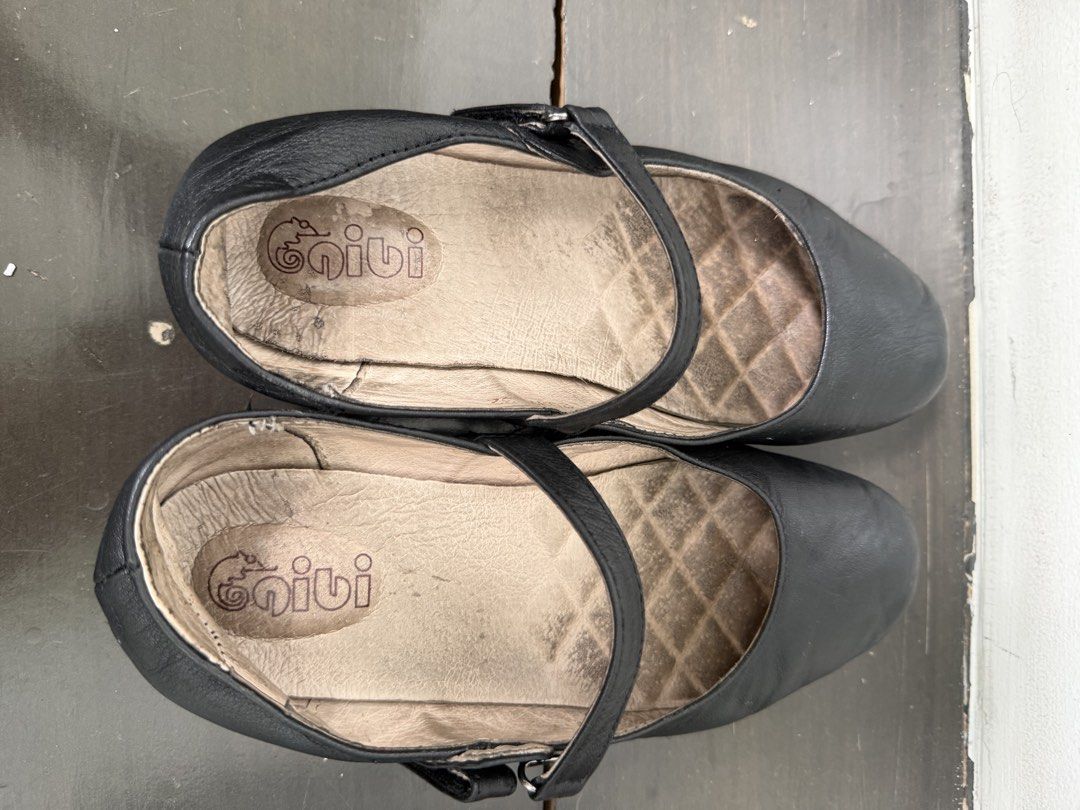 Gibi School Shoes (Category: Babies & Kids Fashion) located in Quezon City. Submitted by monicacle (Listing ID 1441396830, Image 1). Description: Size 32 7-8y/o.