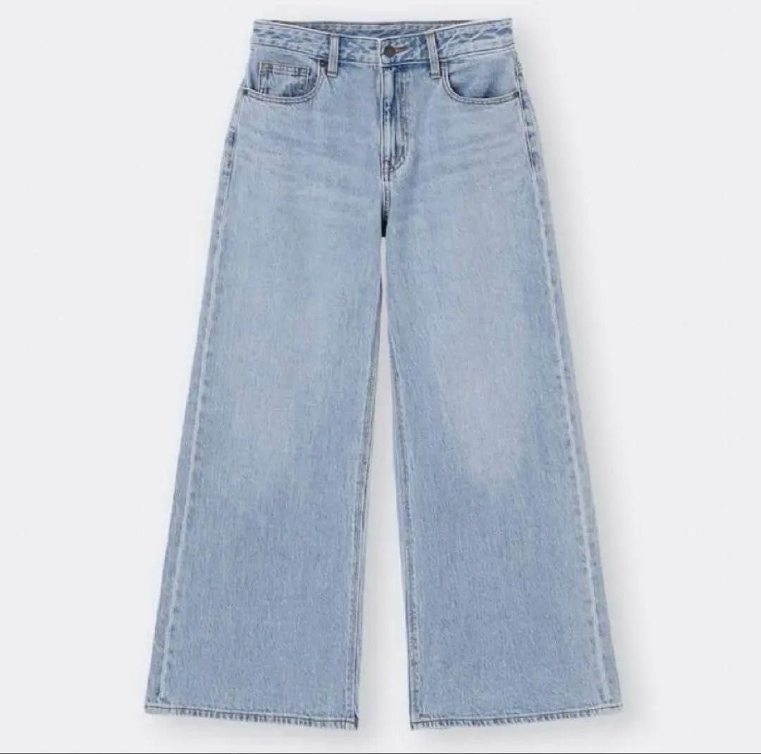 GU Mid-rise Wide leg Jeans (Category: Jeans) located in San Fernando. Submitted by wintersummerboutique (Listing ID 1441466864, Image 2). Description: GU Mid-rise Wide leg Denim Small on tag Waist:26-28 Length 38 Excellent condition Pampanga.