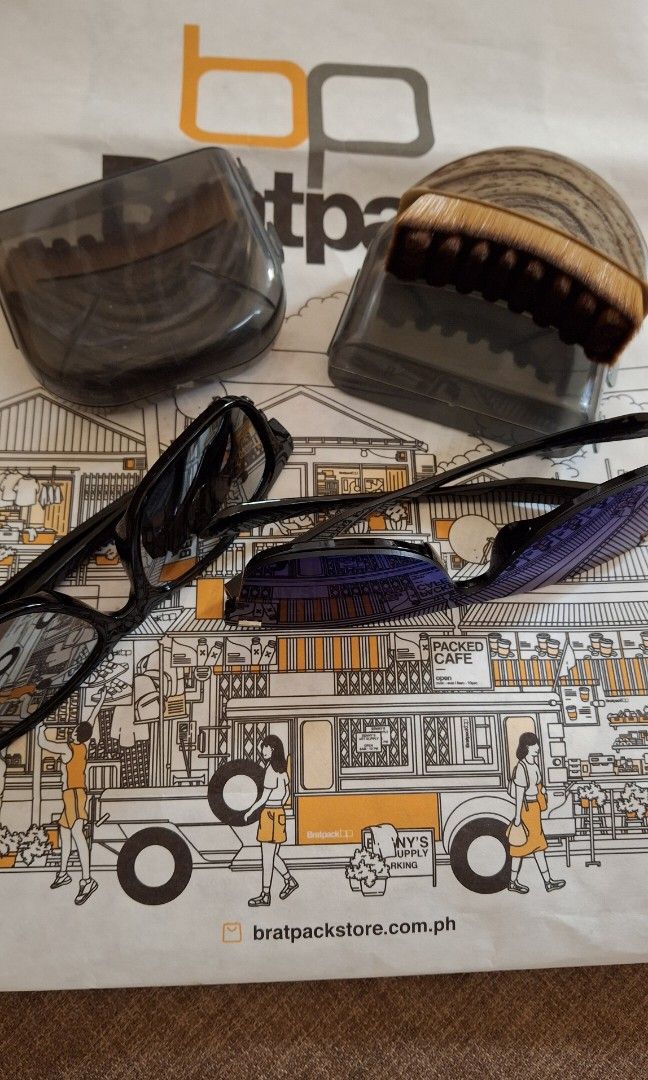 Guasha and shades (Category: Face Care) located in Bulacan. Submitted by cocooo18 (Listing ID 1441427217, Image 2). Description: guasha bnew.take all.