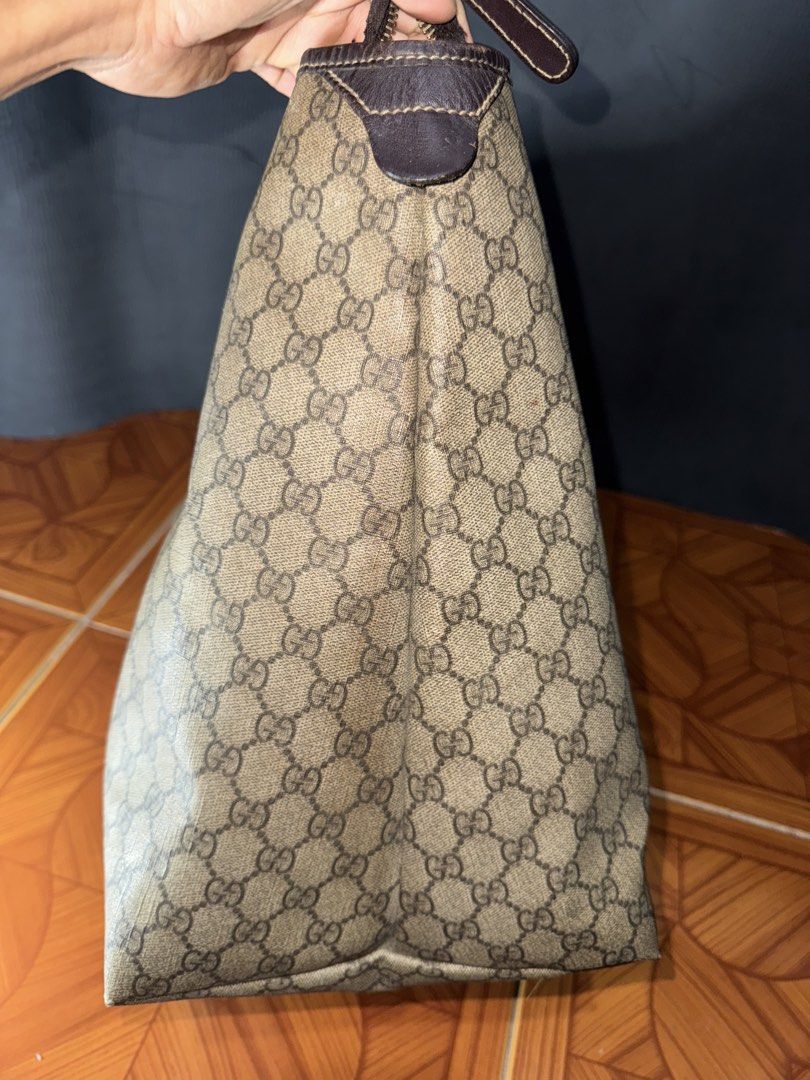 GUCCI MONOGRAM (Category: Luxury Bags & Wallets) located in Puerto Princesa. Submitted by chiefofstuffshopph (Listing ID 1441391314, Image 3). Description: GUCCI MONOGRAM TOTE BAG RANK AB GG Supreme Canvas Patent Leather Trims Interior: Canvas Exterior Material: Coated Canvas and Patent Leather Color: Beige Condition: Good Bag only, no dust bag and authenticity certificate DM to purchase DM to purchase.