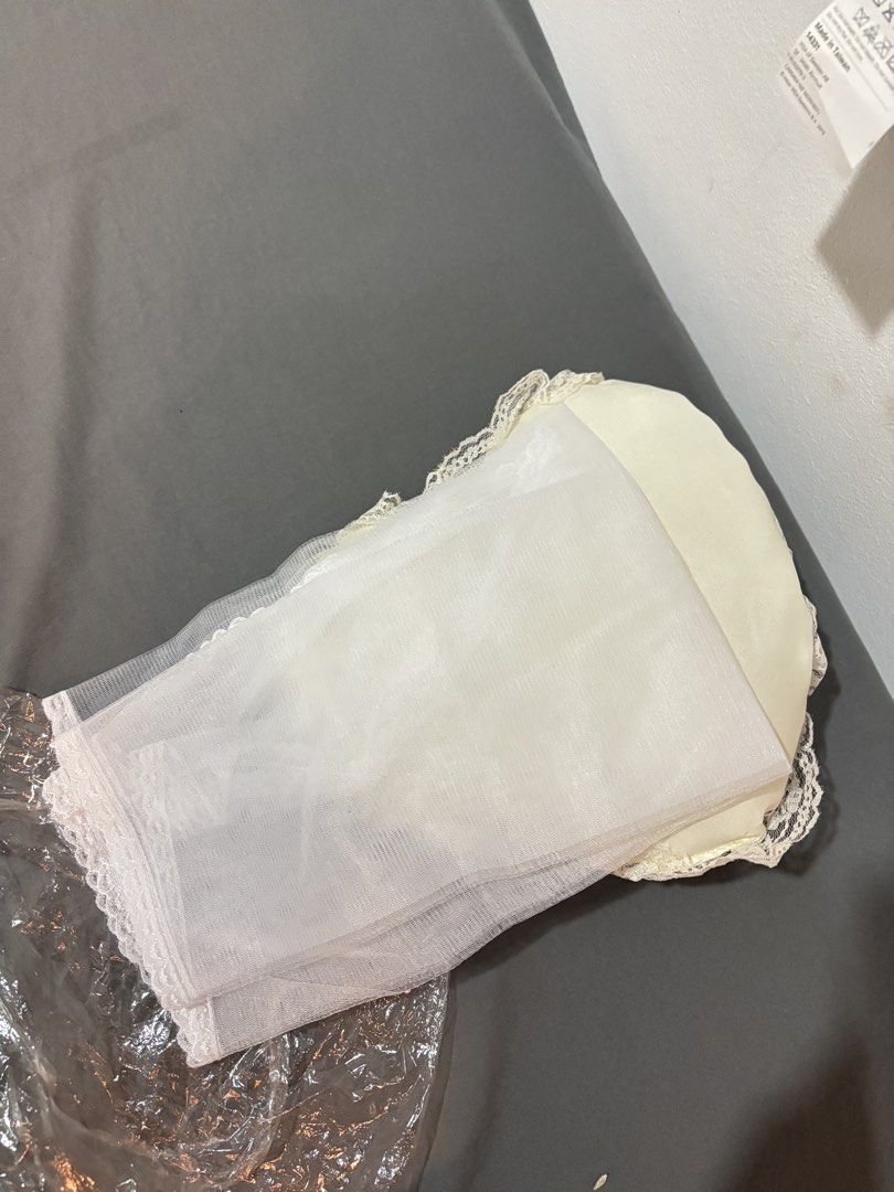 Heart Shaped Ring Pillow with Free Veil (Category: Rings) located in Paranaque City. Submitted by bestbunnyhop (Listing ID 1441409290, Image 3). Description: UNUSED - Creamy white satin heart-shaped pillow - Perfect for holding wedding rings - Decorated with elegant lace trim - Free: secondary veil Sold as a set Unused, no flaws Rfs: extra/unused. Decluttering. .