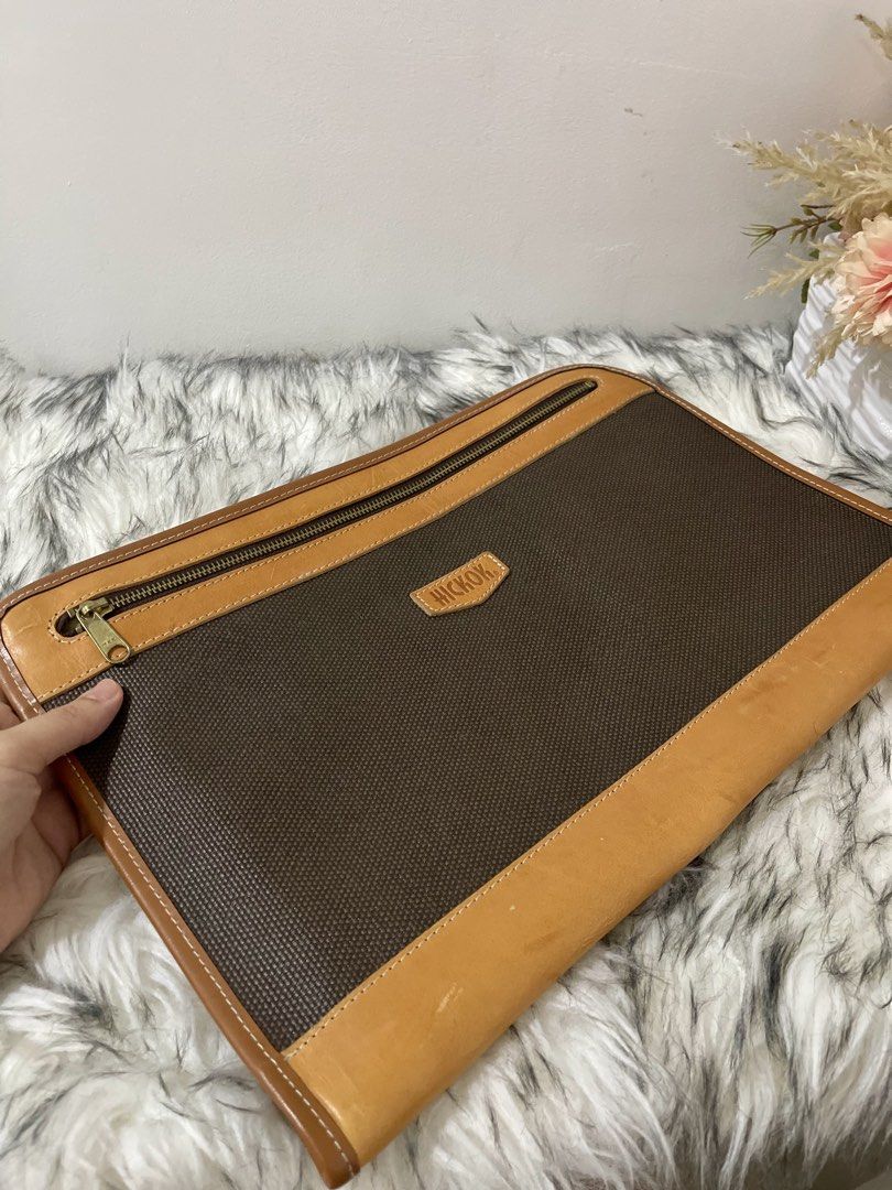 Vintage Hickok Document Clutch / Laptop Sleeve (Excellent Condition) (Category: Belt bags, Clutches and Pouches) located in Teresa. Submitted by savvyonbranded (Listing ID 1441584438, Image 3). Description: 10.5 x 15.5 inches .