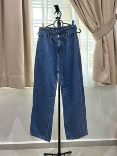 (Category: ) located in . Submitted by thirstythrift (Listing ID 1441493416, Image 1). Description: .