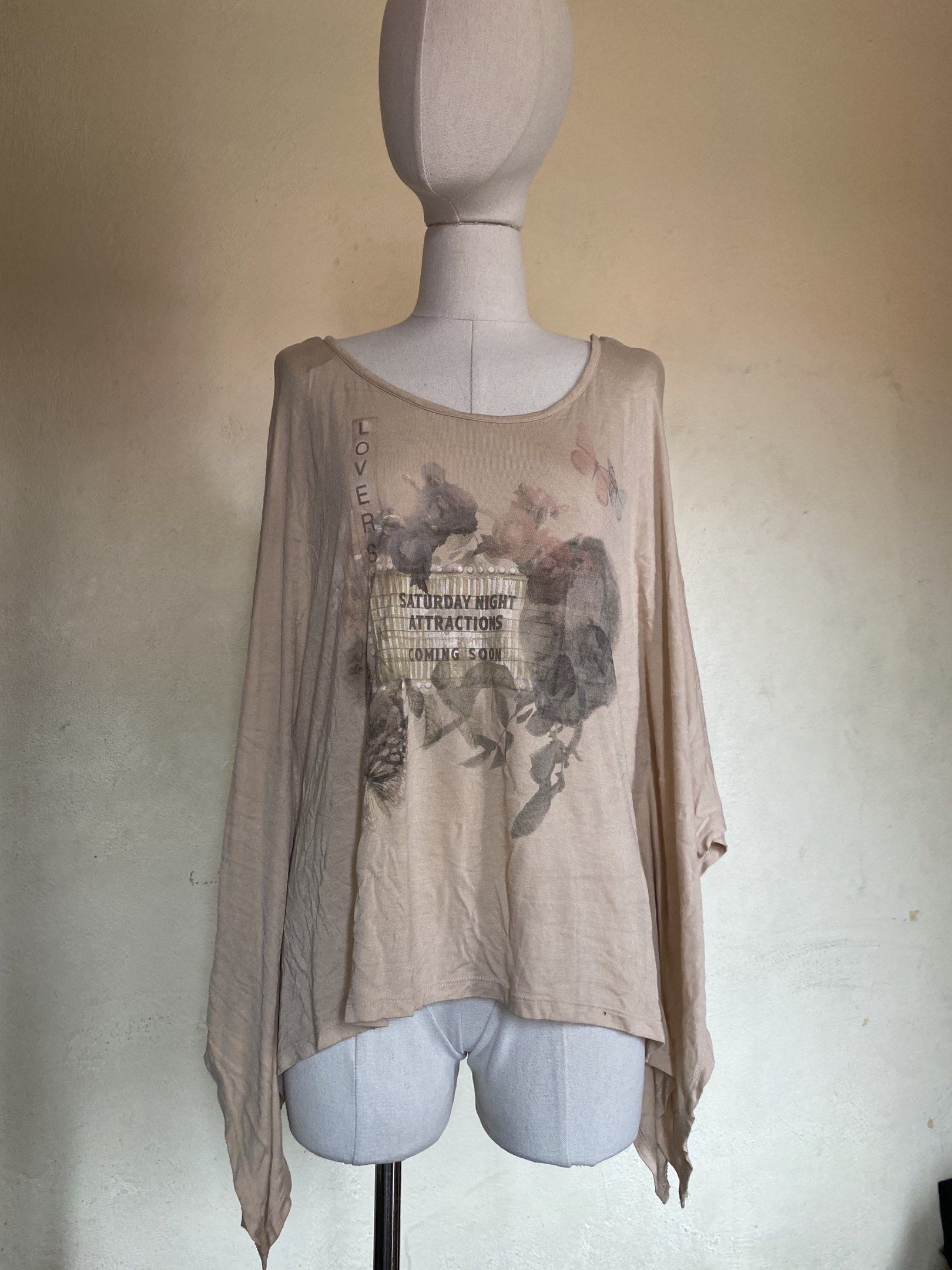 H&M y2k grunge shirt (Category: Shirts) located in Manila. Submitted by maurisio (Listing ID 1441435964, Image 1). Description: .