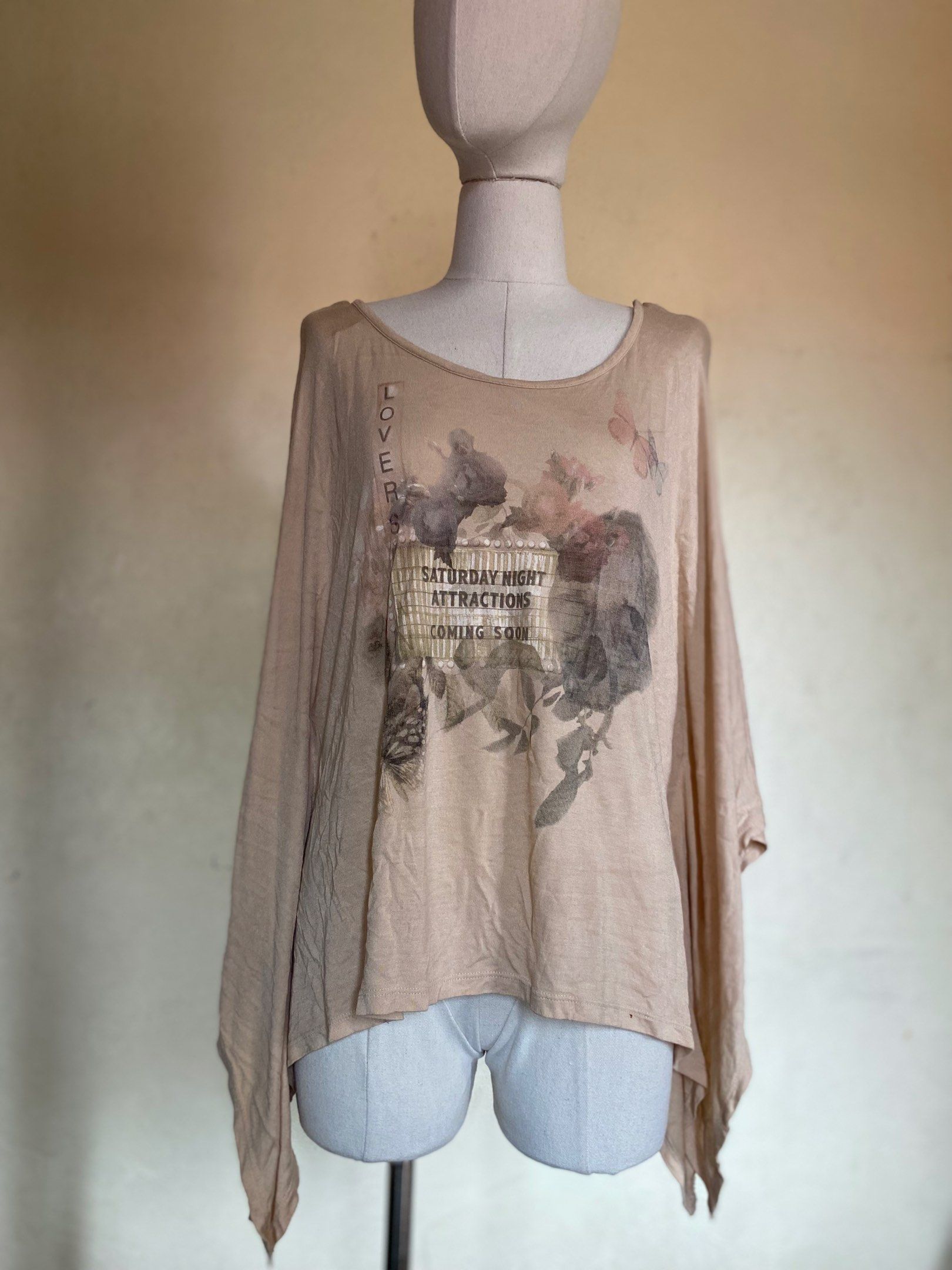 H&M y2k grunge shirt (Category: Shirts) located in Manila. Submitted by maurisio (Listing ID 1441435964, Image 2). Description: .