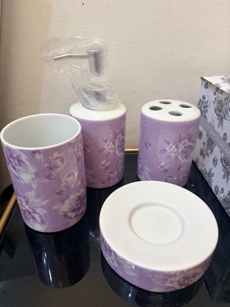 Home box UAE bathroom accessories 4pcs set (Category: Bathtub & Bath Accessories) located in Mandaluyong City. Submitted by home_box.ae (Listing ID 1441433771, Image 3). Description: .