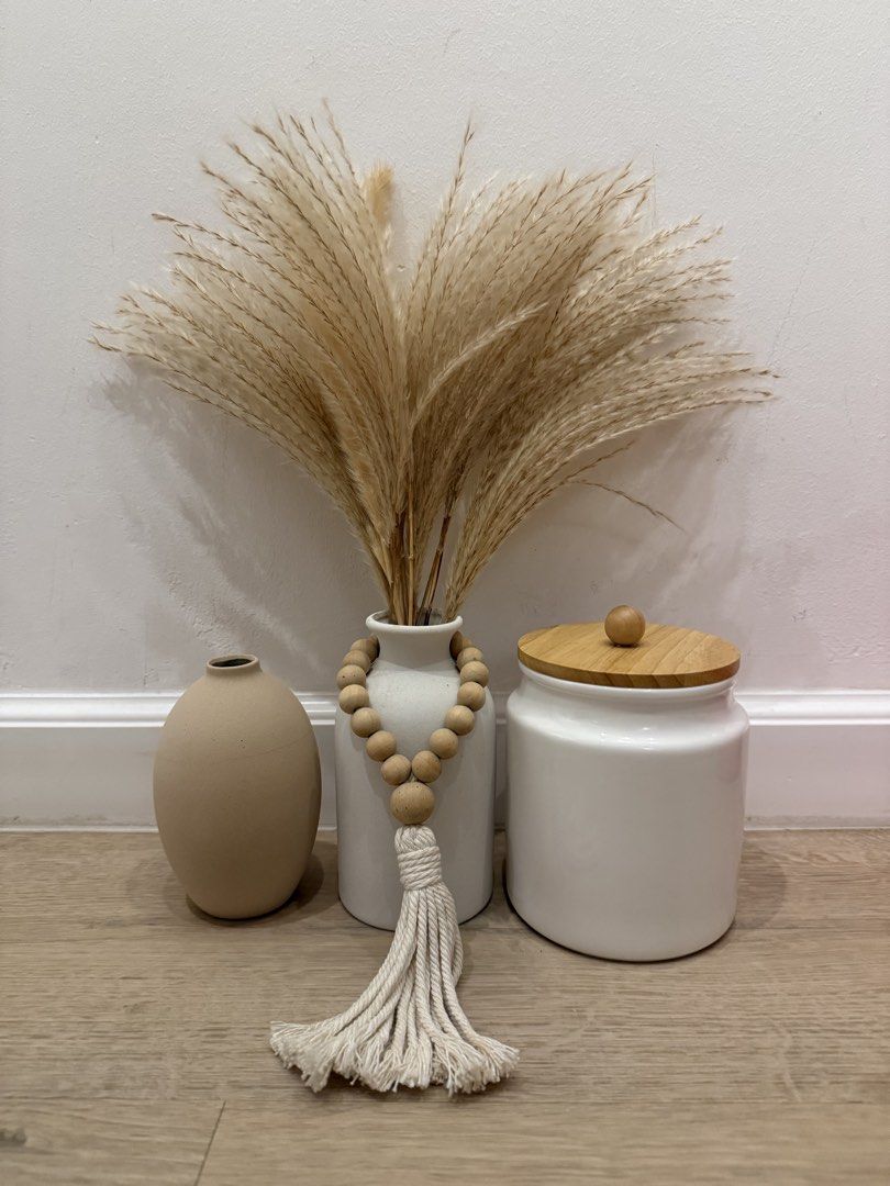 Home decor set (Category: Vases & Decorative Bowls) located in Singapore. Submitted by cherylyls (Listing ID 1441500917, Image 1). Description: - Selling as a set for $50.