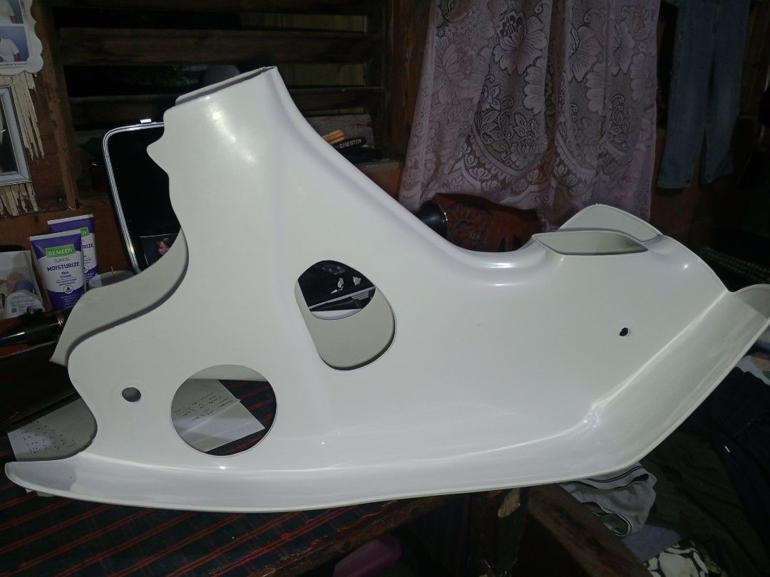 Honda C70 legshield (Category: Body Parts and Accessories) located in Virac. Submitted by tonka_jaharidelacruz (Listing ID 1441455249, Image 1). Description: newly bought honda c70 legshield, bagong bagong ⭐FREE SHIPPING ⭐ rfs: mali nabili kase honda ex3 ang sakin.