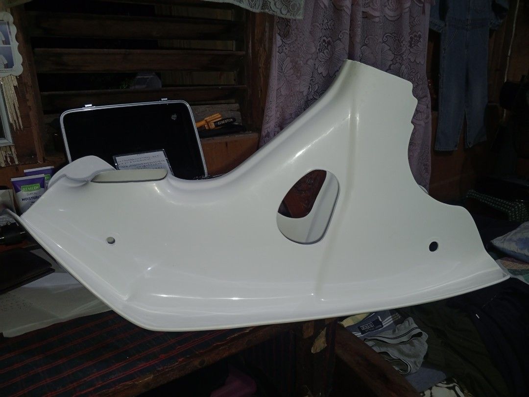 Honda C70 legshield (Category: Body Parts and Accessories) located in Virac. Submitted by tonka_jaharidelacruz (Listing ID 1441455249, Image 2). Description: newly bought honda c70 legshield, bagong bagong ⭐FREE SHIPPING ⭐ rfs: mali nabili kase honda ex3 ang sakin.